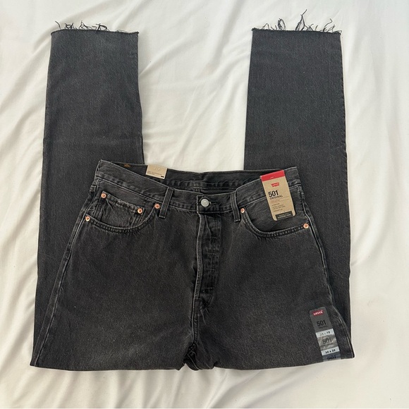 LEVIS GRAY - Picture 3 of 3